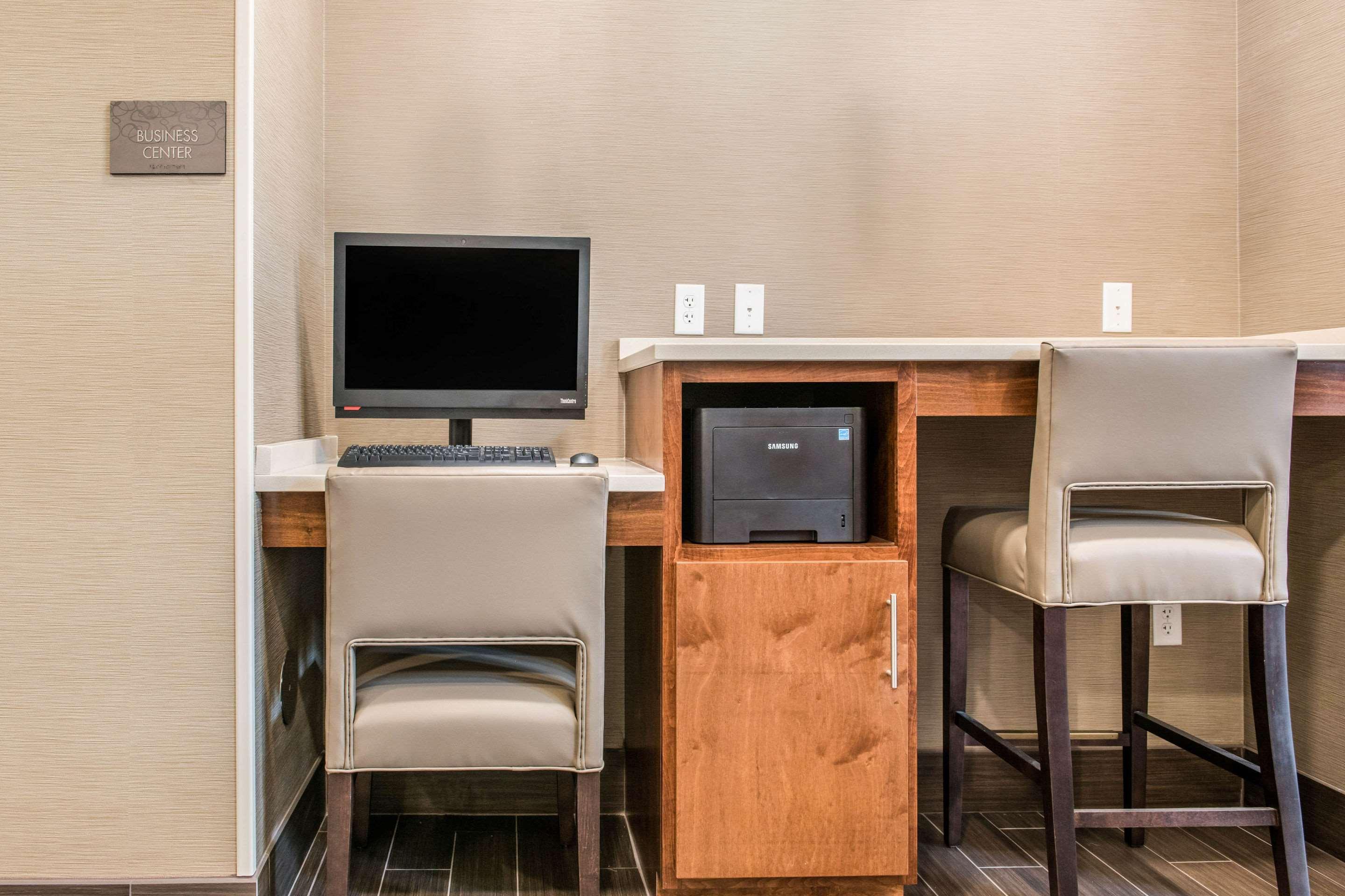 Comfort Suites Columbus Airport Exterior foto